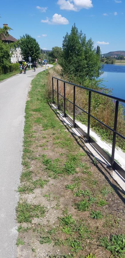 Duplex Dans La Vallee Besançon Eksteriør billede